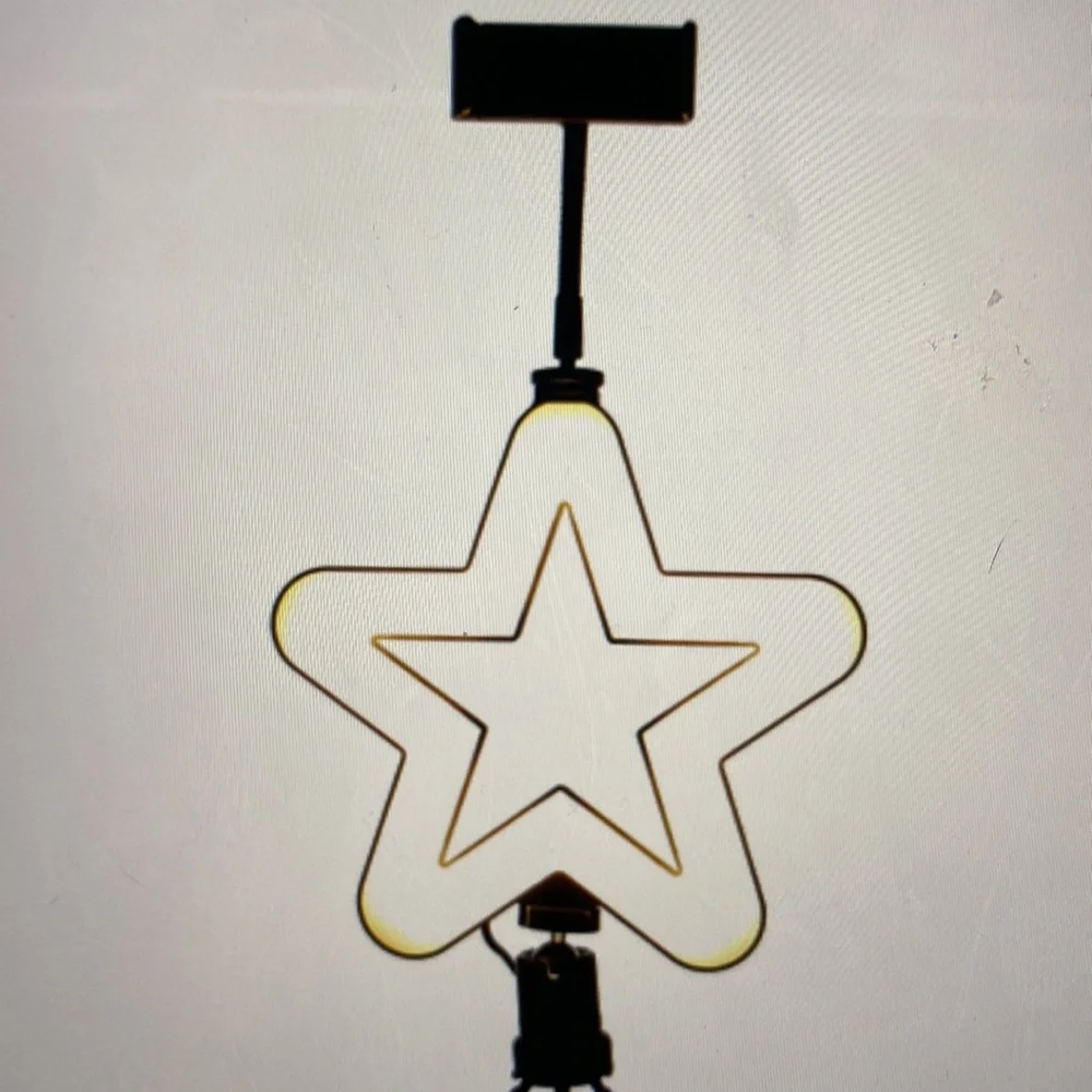 Deluxe studio light. 3 color temperatures.